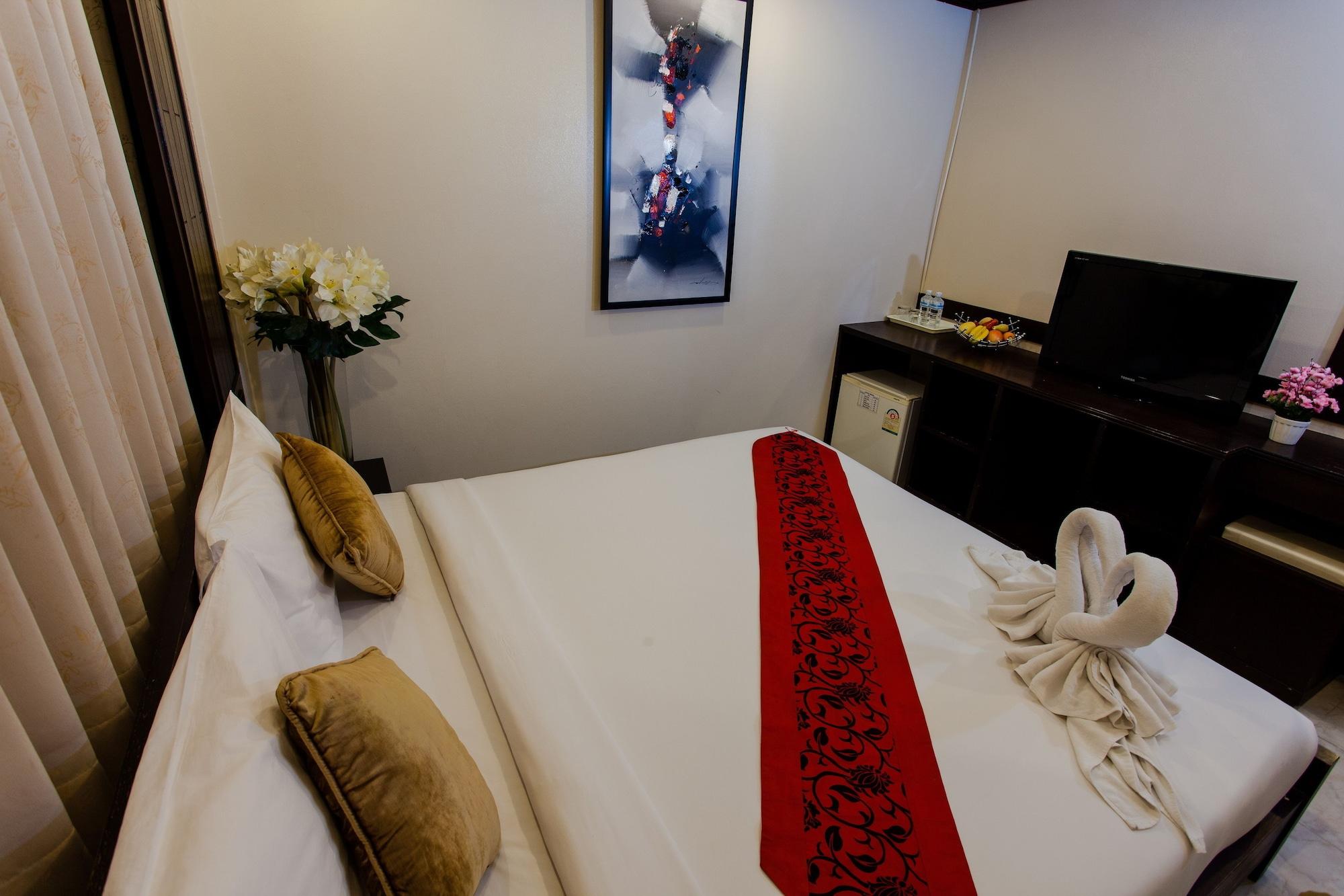 @ White Patong Hotel Екстериор снимка