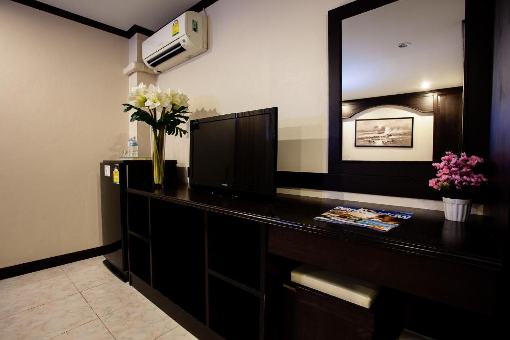 @ White Patong Hotel Екстериор снимка