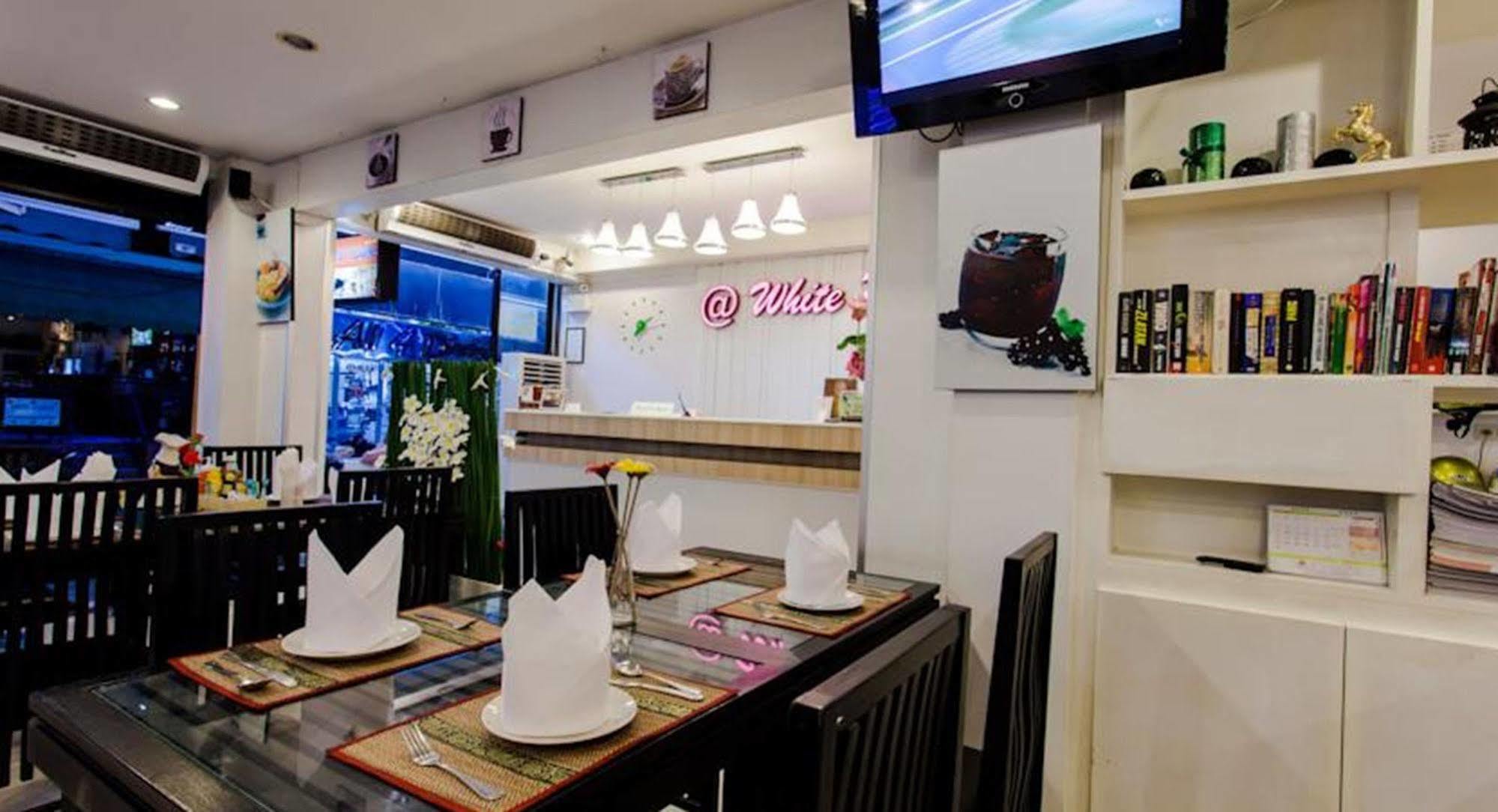 @ White Patong Hotel Екстериор снимка