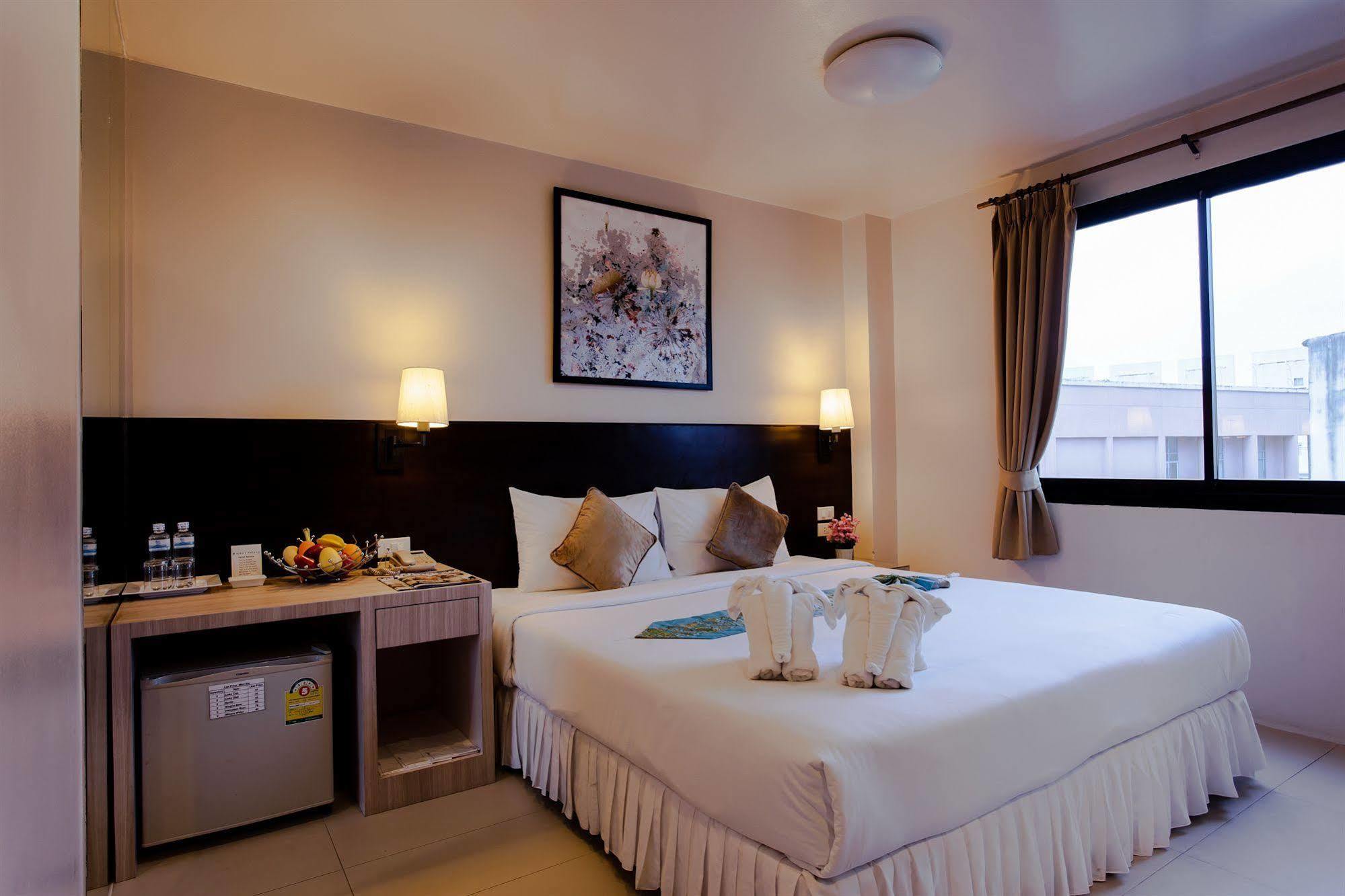 @ White Patong Hotel Екстериор снимка