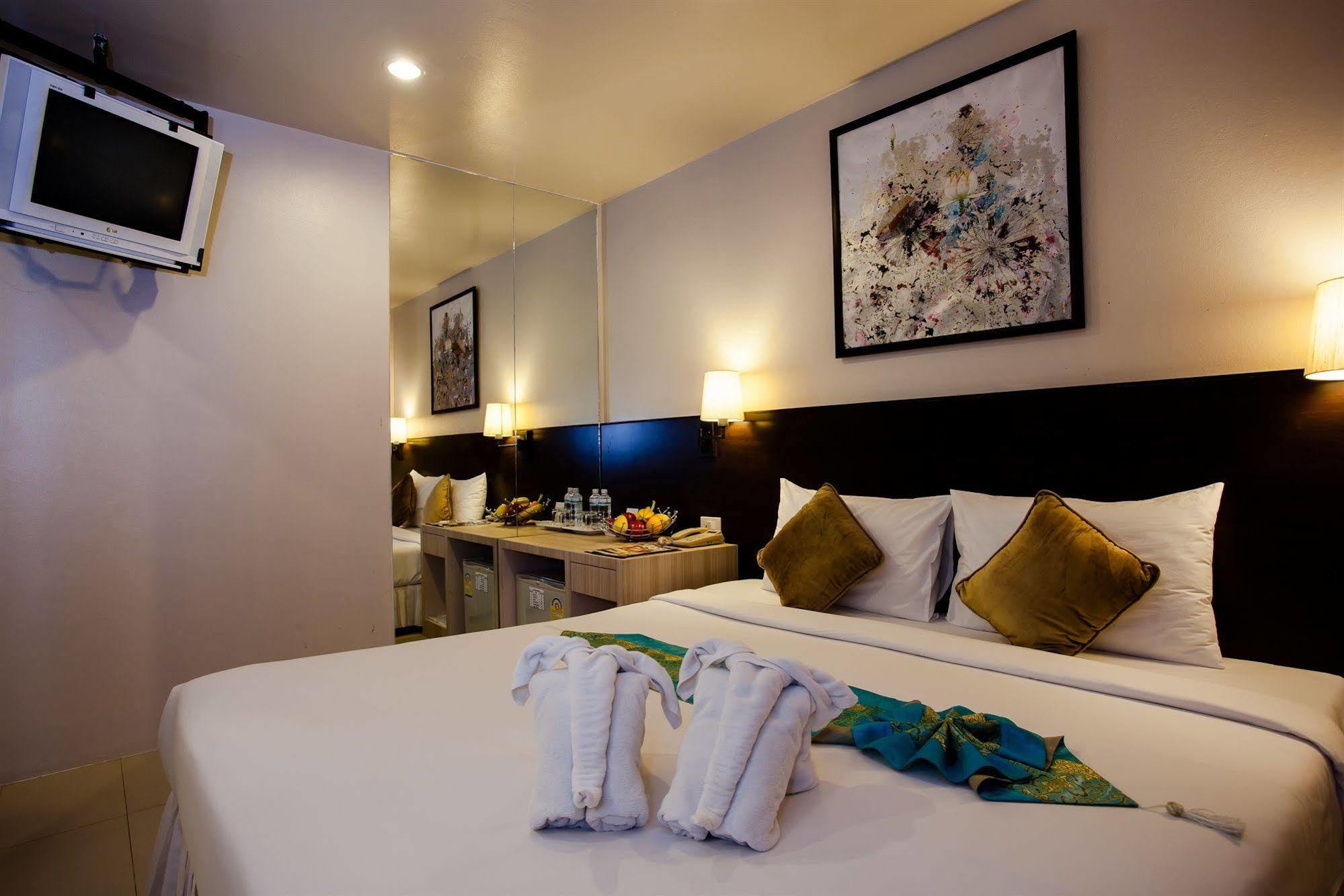 @ White Patong Hotel Екстериор снимка